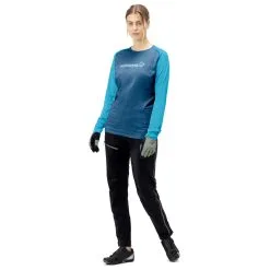 Norrøna Women's Fjørå Equaliser Lightweight Long Sleeve - Radtrikot 8 Norrøna Women's Fjørå Equaliser Lightweight Long Sleeve - Radtrikot -Funktionsshirts Verkaufsgeschäft norroena womens fjoeraa equaliser lightweight long sleeve radtrikot detail 3